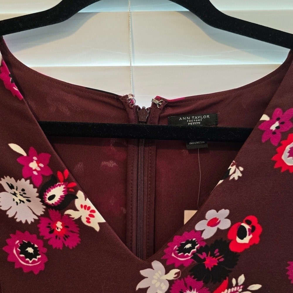 Ann Taylor - Classic Vintage Inspired Burgundy Floral A-Line Dress Long Sleeves - Picture 2 of 6